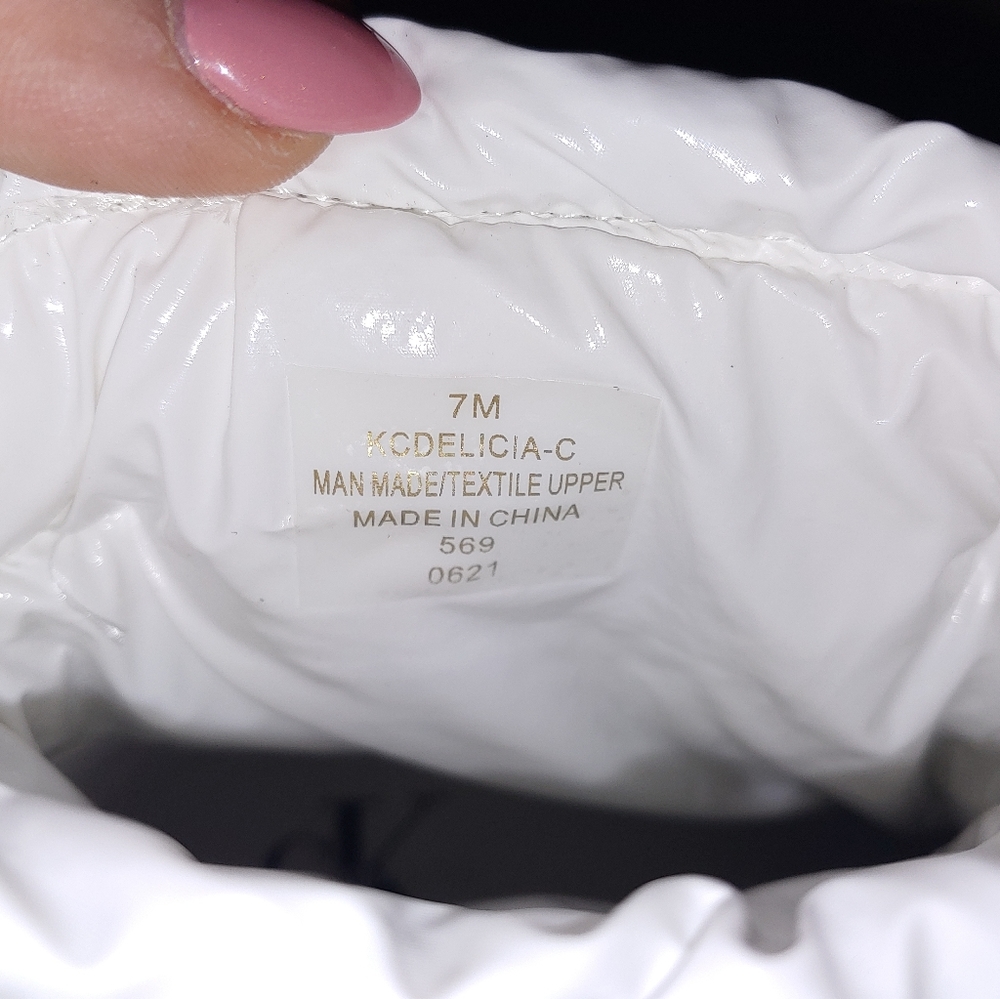 Calvin Klein white shiny puffy boots - Picture 11 of 11